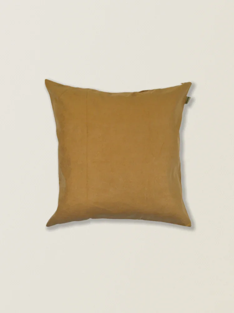Tamaño aproximado de la funda de cojín de ante marrón: 45*45 cm.