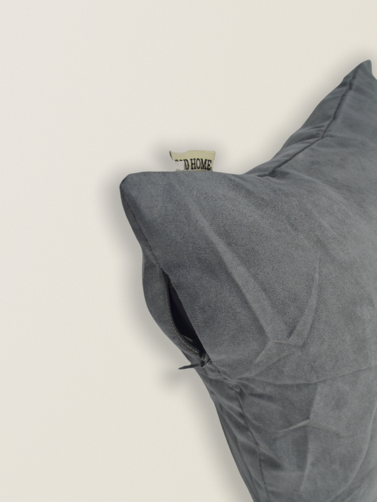 Funda de cojín de ante gris oscuro. Tamaño aproximado: 45*45 cm