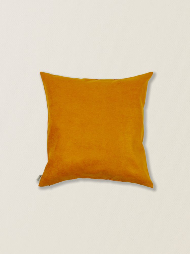 Tamaño aproximado de la funda del cojín de ante camel: 45*45 cm.